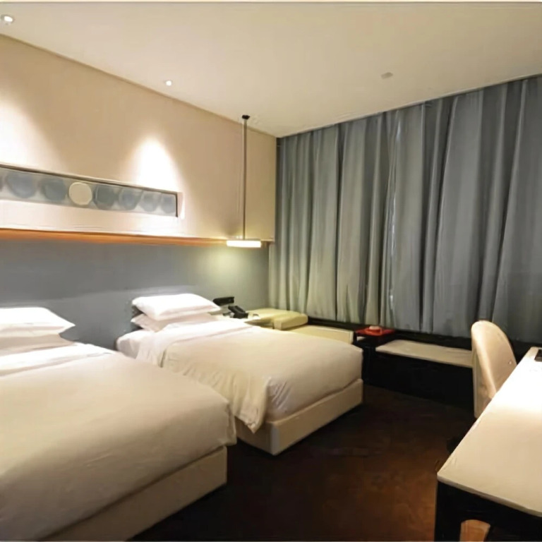 East Select Hotel