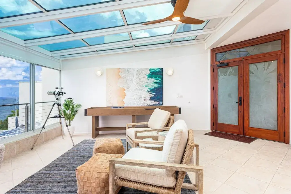 Pu'u Poa 303 2 Bedroom Condo by RedAwning