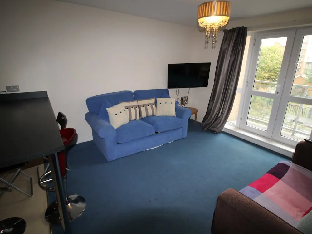 Central Apartment by Cardiff Holiday Homes