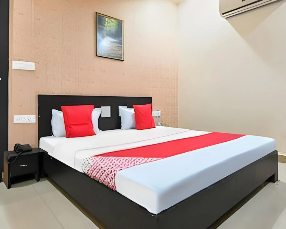 Spot On 91031 Shri Balaji Hotel