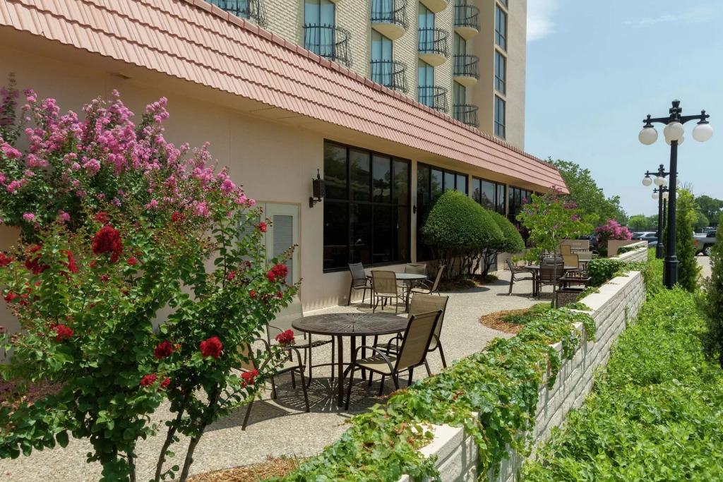 Embassy Suites by Hilton Tulsa I-44