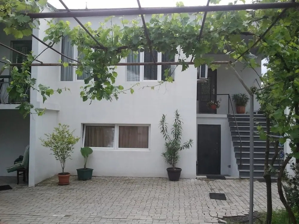 Khvamli 2002