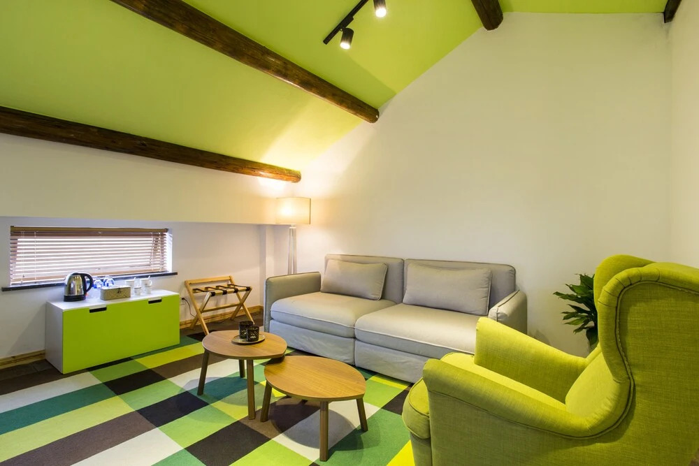 Mishe Orange Garden Inn