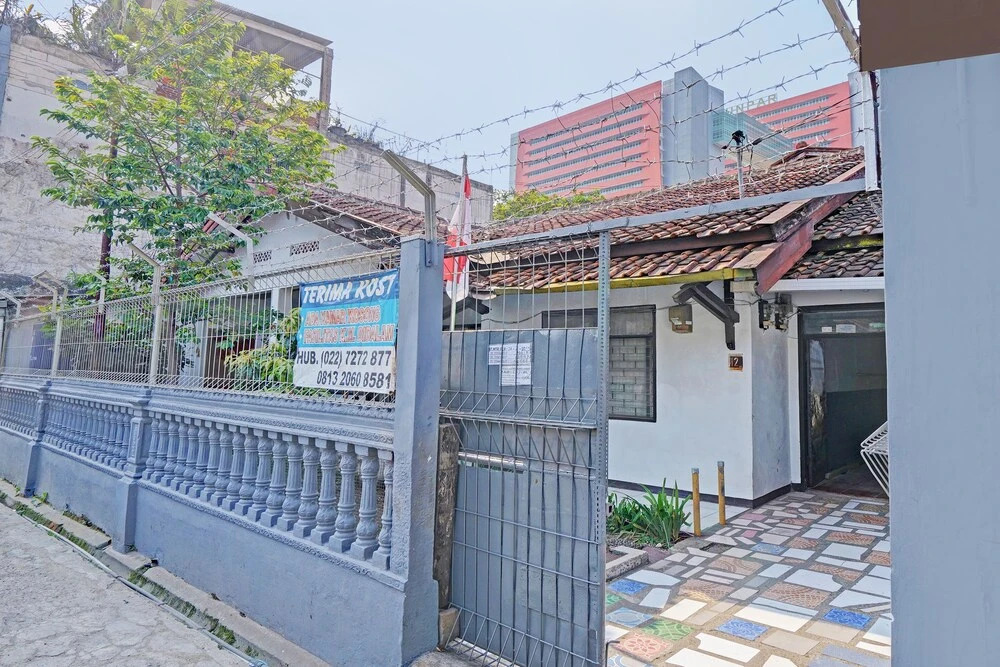 OYO Life 92901 Kost Bu Nur