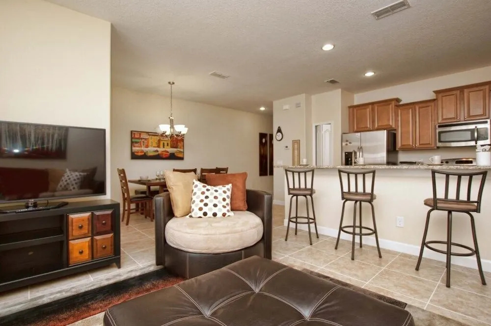 Townhome W/splashpool In Paradise Palms 3080pp 4 Bedroom Townhouse by RedAwning