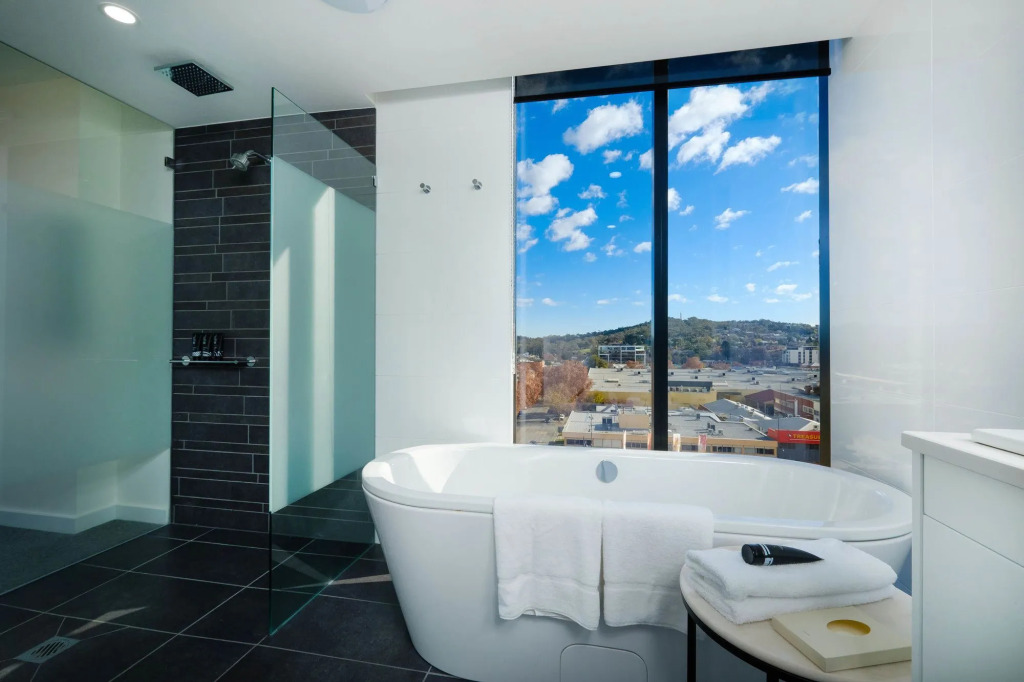 Mantra Albury