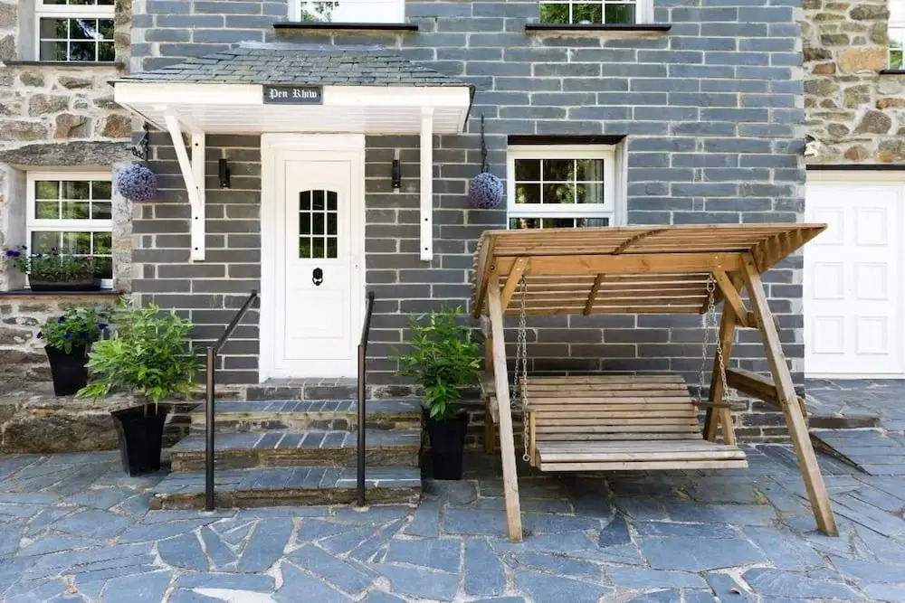 Snowdonia-3bedroom-2 Bathroom-petfriendly-garden