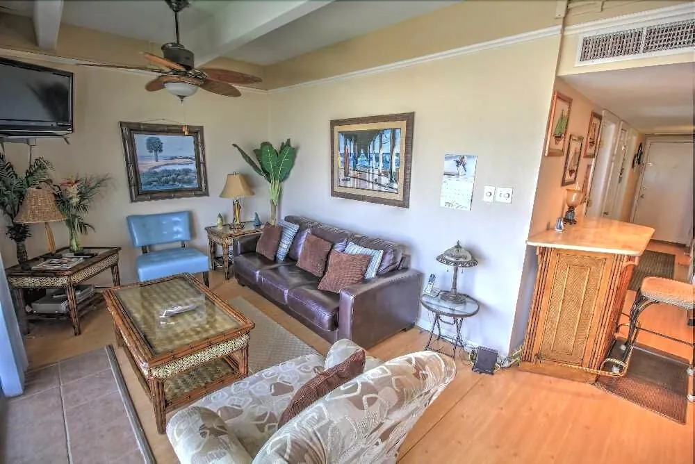 Aquarius 907 Minium 2 Bedroom Condo by RedAwning