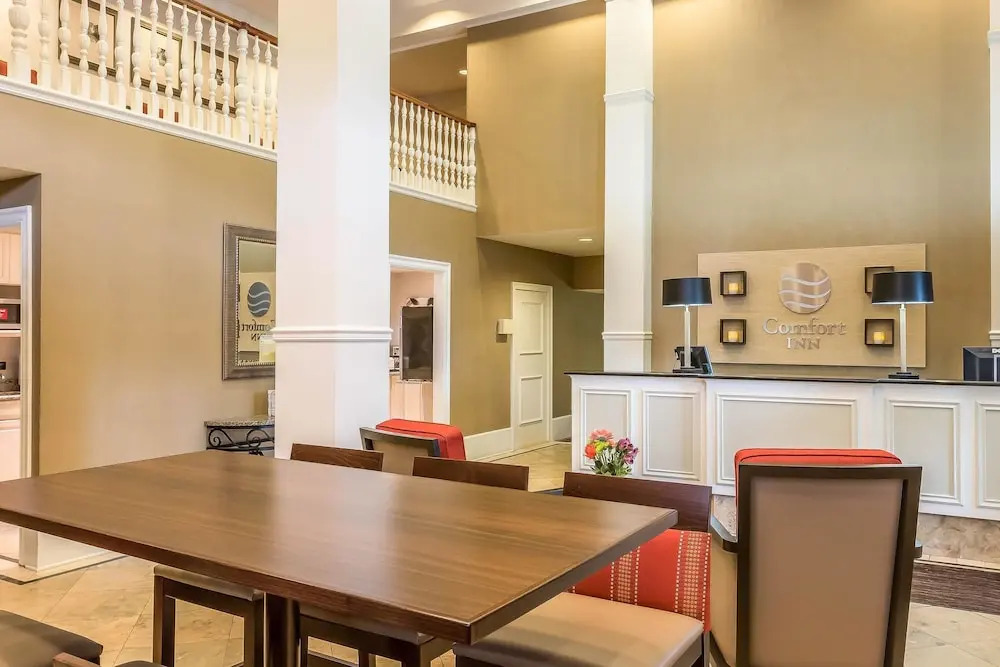Comfort Inn Plainwell