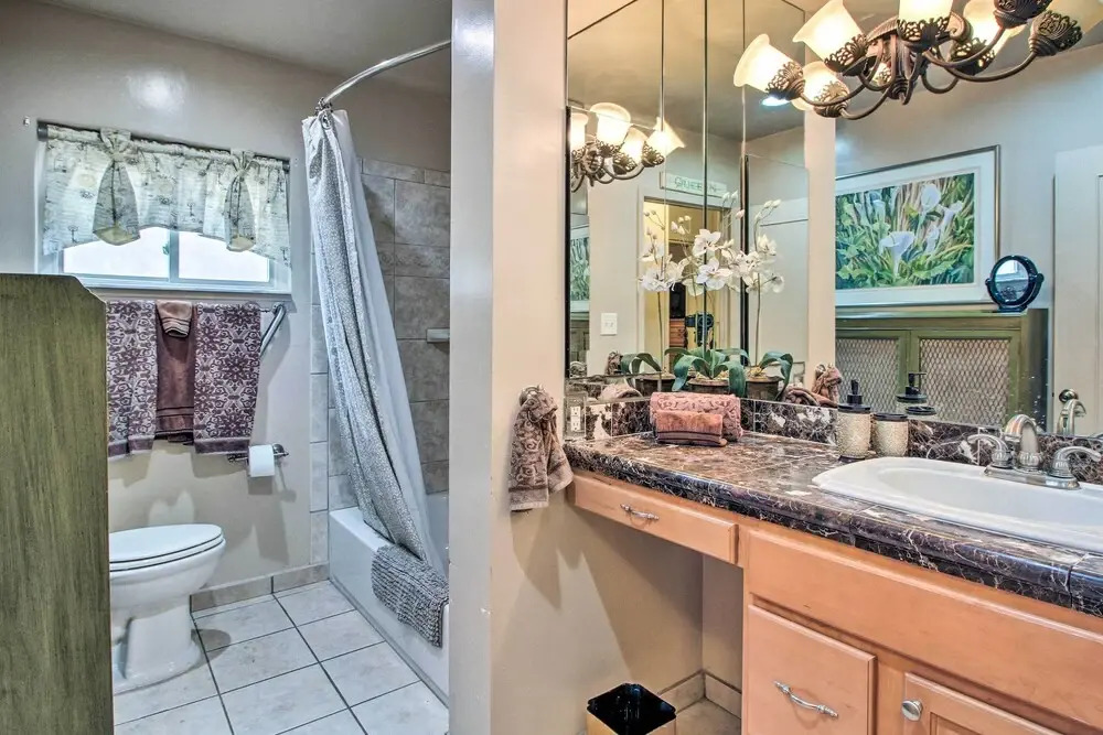 Albuquerque Home w/ Patio < 1 Mile to Nob Hill!