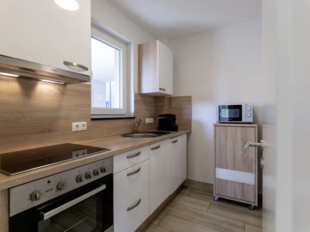 GLEUEL INN HOTEL - Serviced Apartments