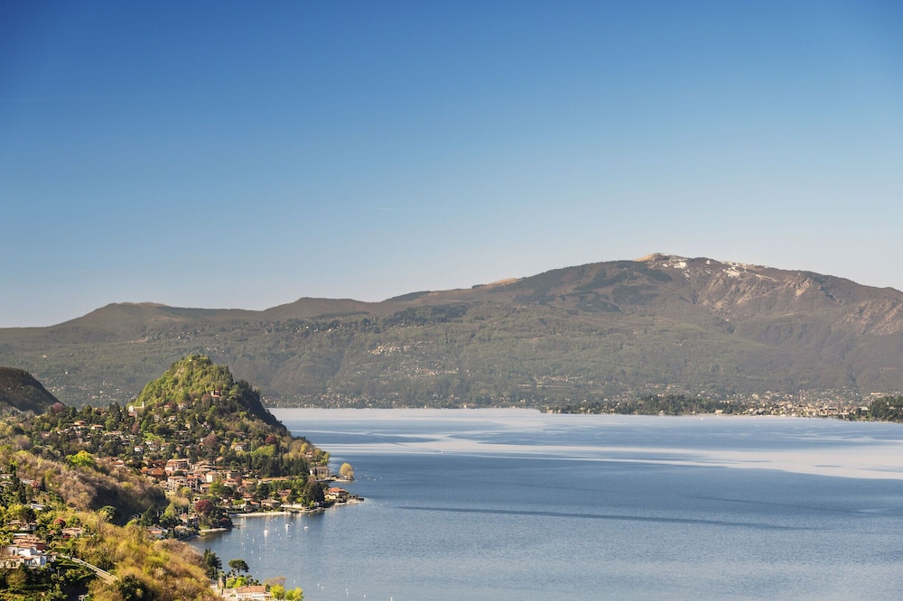 Stunning 1 bed Lake Maggiore Apartment