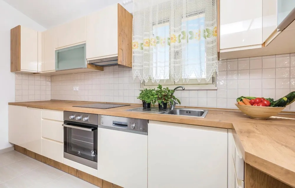 Beautiful Home in Matulji With Wifi and 1 Bedrooms