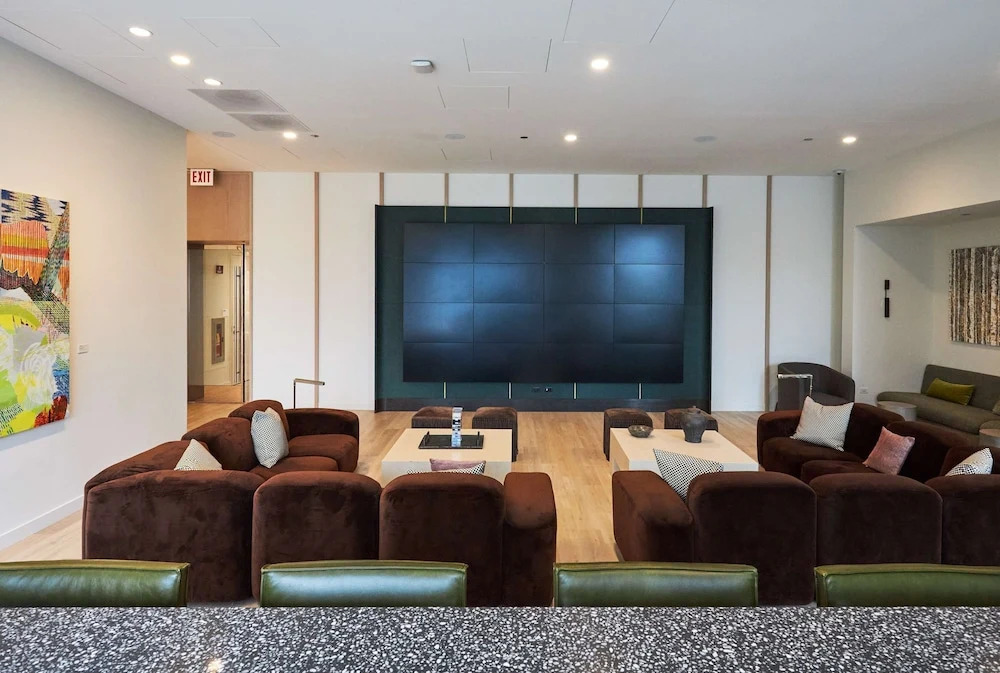 Lux 67fl Apt Lake Views Top Residential Sky Deck