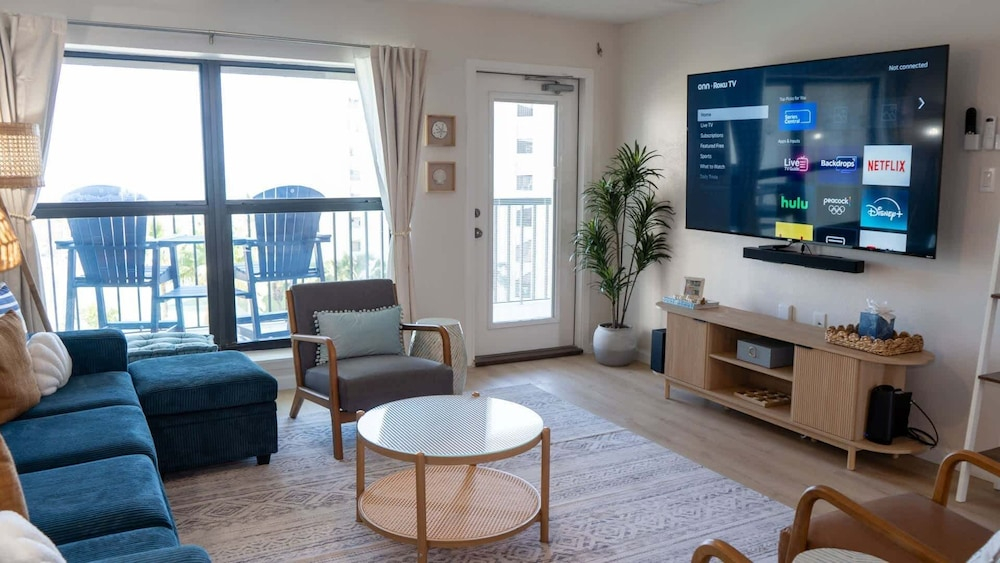 Saida 3603 - 6 Floor Gulf-front Remodel - Sleeps 8 2 Bedroom Apts
