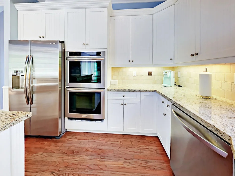 10 NE 7th Street Home 3 Bedrooms 2.5 Bathrooms Home
