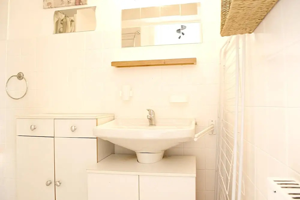 Studio in Golfe Juan - Vallauris, with Wonderful Mountain View And Balcony - 700 M From the Beach