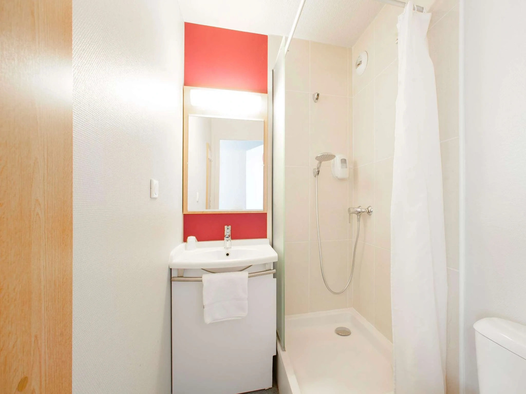 B&B HOTEL Grenoble Centre Verlaine