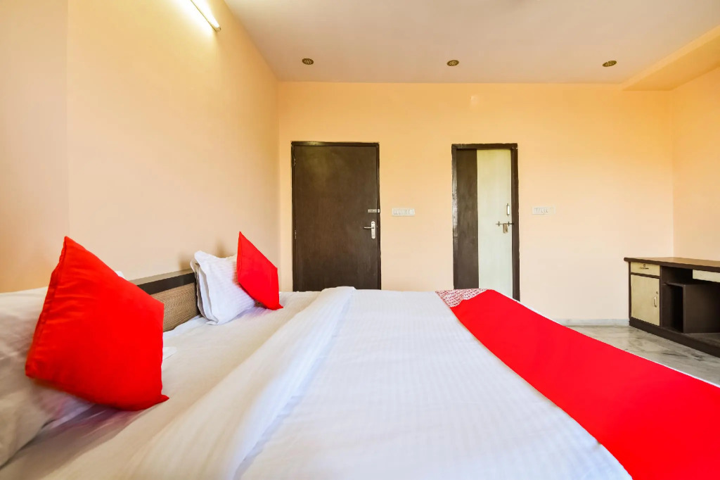 OYO Flagship 62492 Hotel Royal Residency