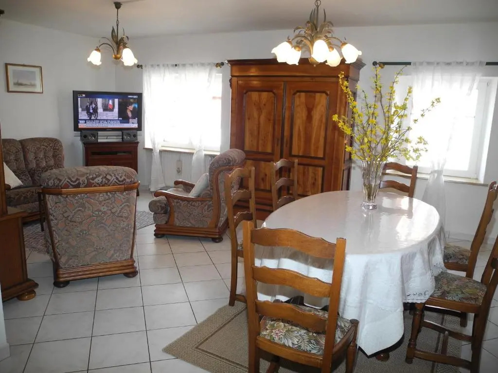 Au Pied du Chateau