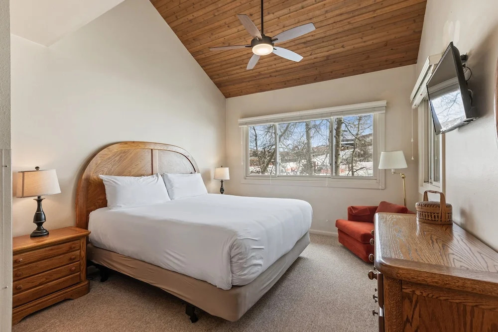 Snow Flower 130 2 Bedroom Condo by RedAwning