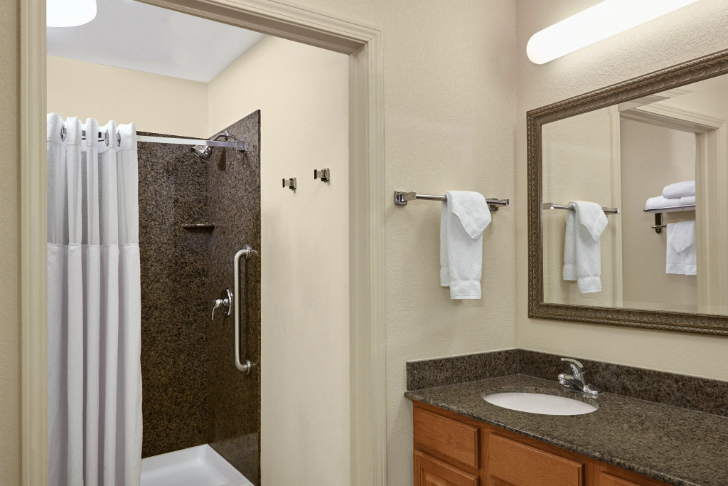 Staybridge Suites Milwaukee Airport South by IHG