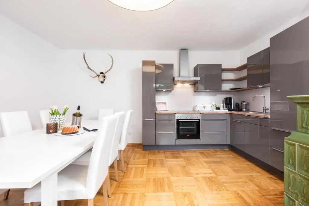 Townhouse RIVA, prime location in the city of Salzburg, 1000m2 backyard