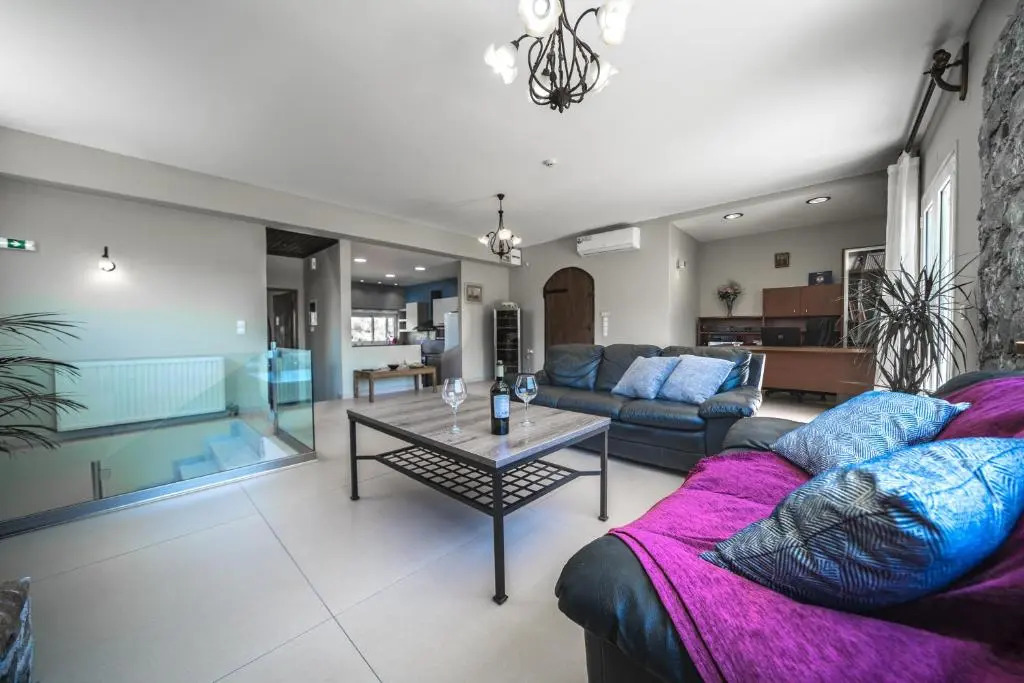 Petronila Luxury Villa with heated private pool