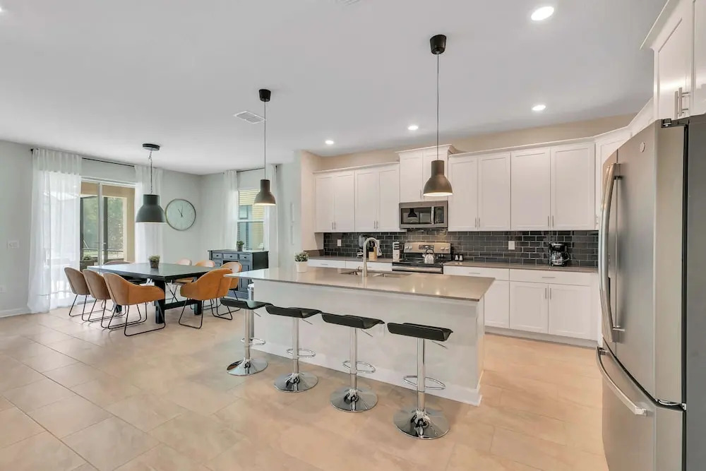 Classy 6BR Home With Private Pool