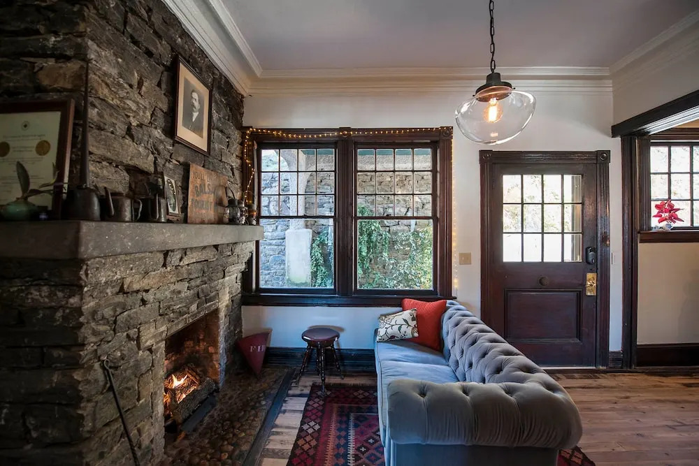 Marshall House Inn