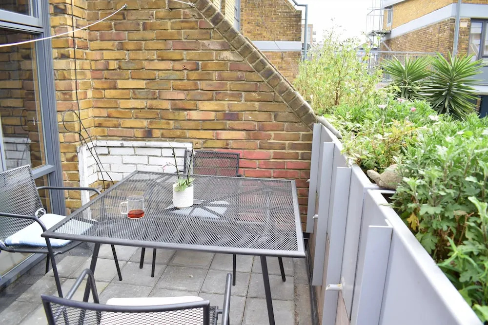 Lovely Flat in Brixton With Balcony