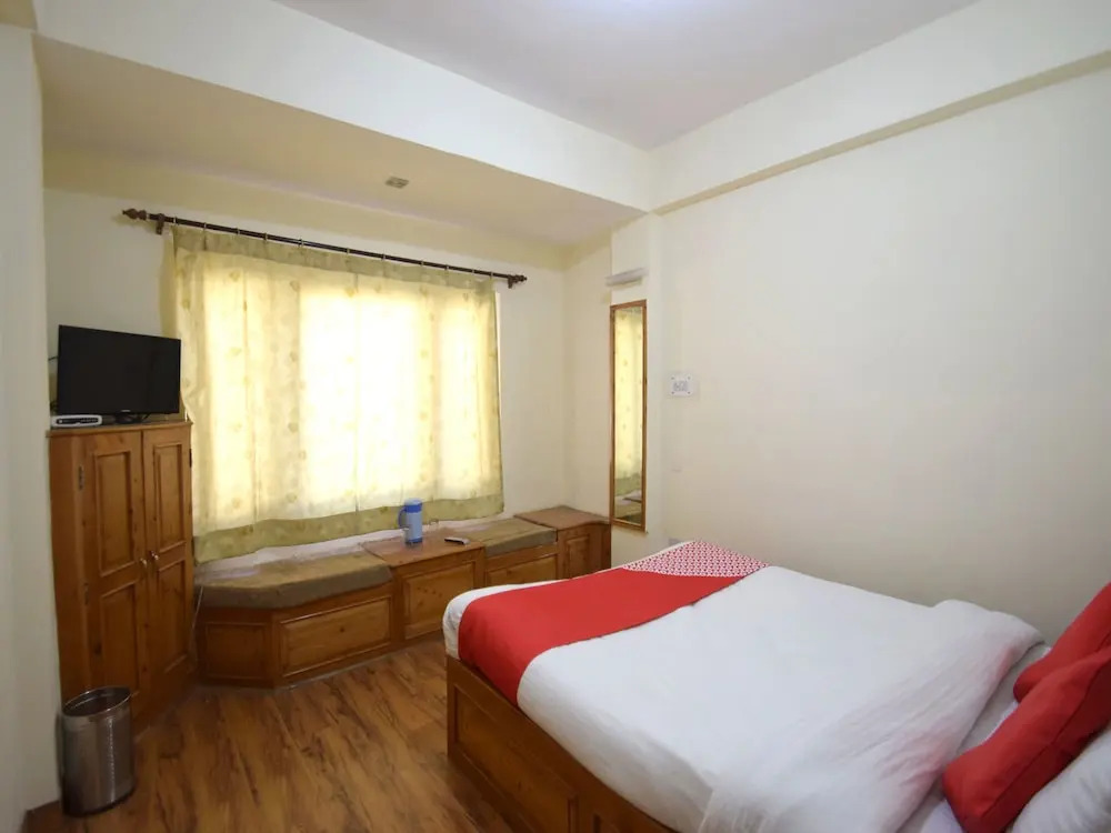 Hotel Rising Star Near To Mall Road #BudgetFriendly #BigRooms #Garden #Bonfire #Parking #ForestView #MountainView