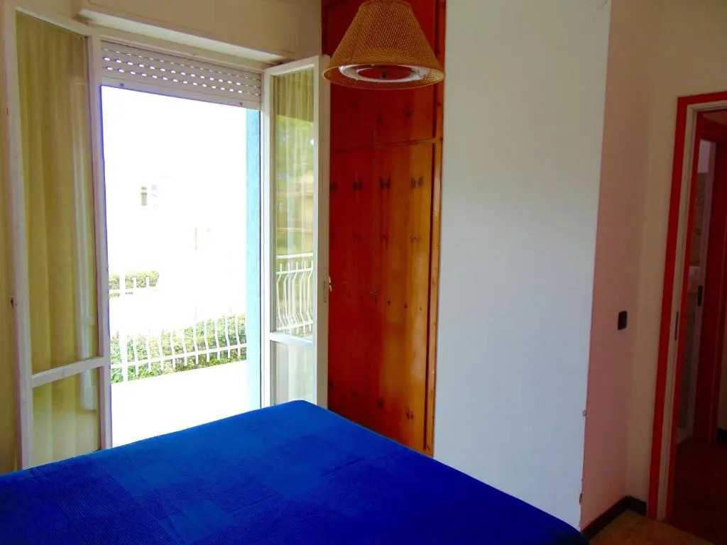 M245 - Marcelli, trilocale con terrazzo e a/c