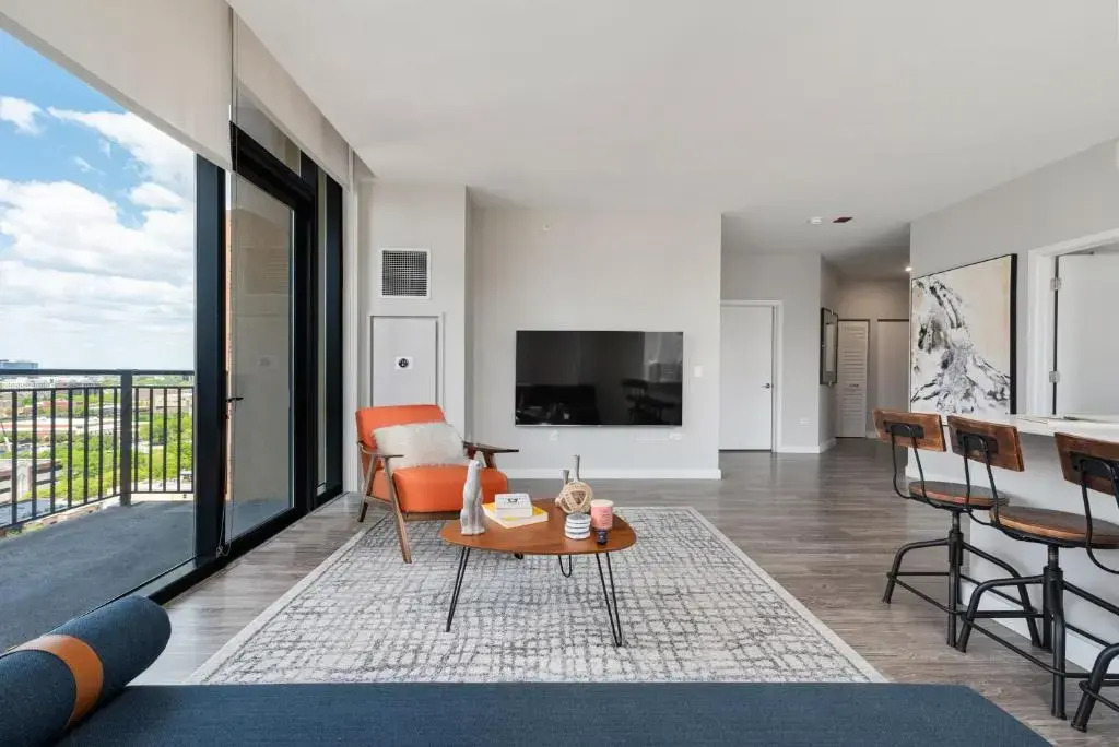 Cloud9 - River North at Aurelien