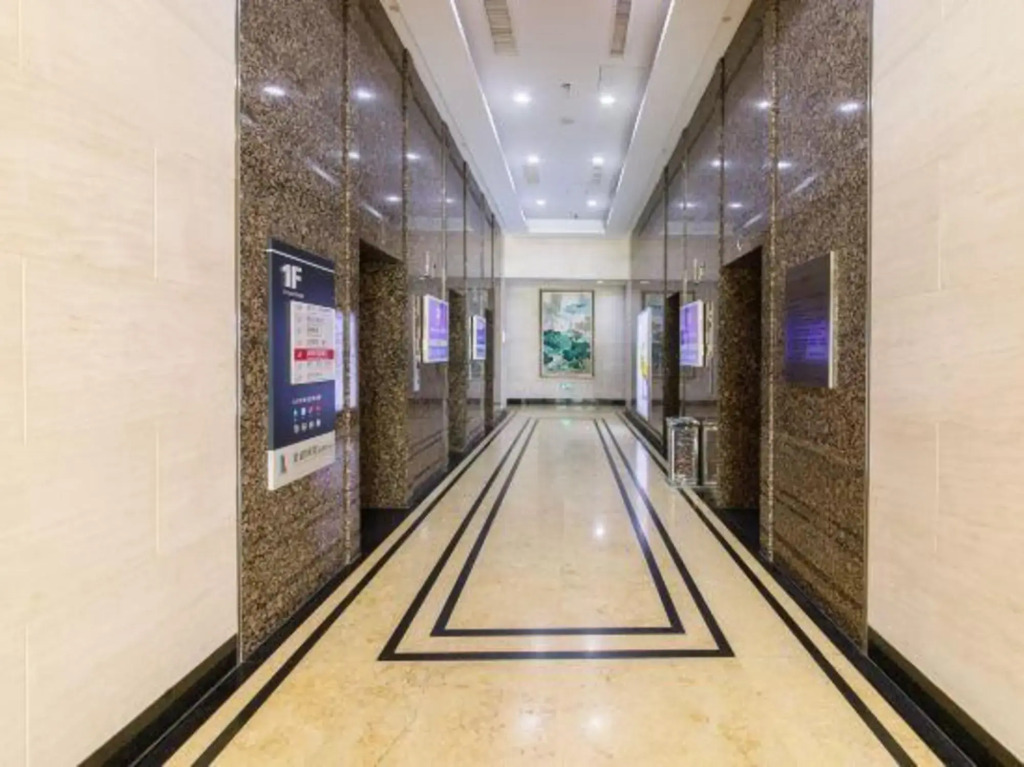 Vienna Classic Hotel (Qilu shoe city zoo store)