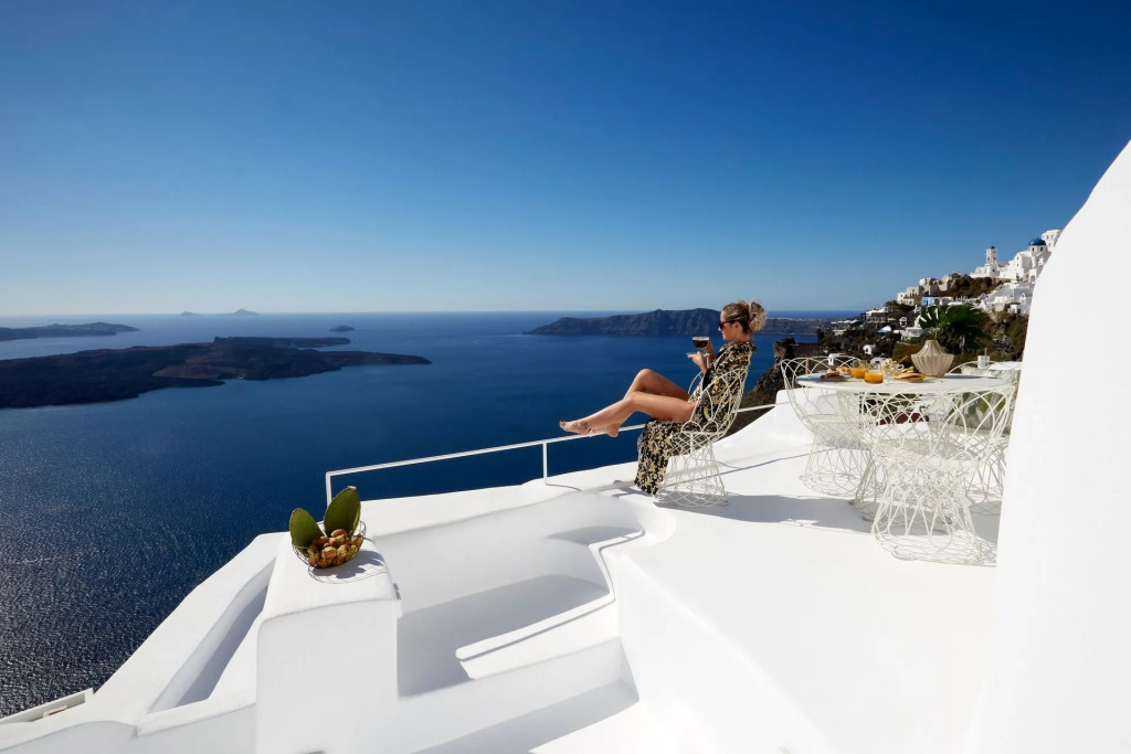Gitsa Cliff Luxury Villa