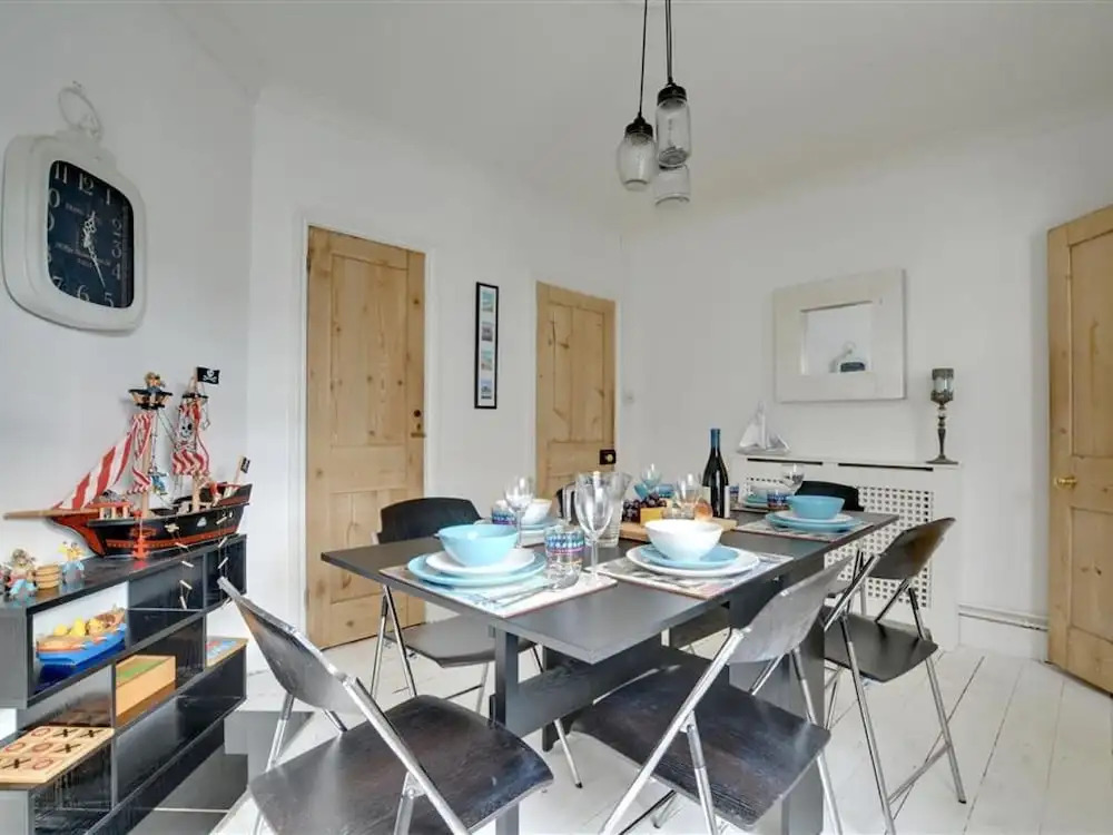Bright Holiday Home in Broadstairs With Garden