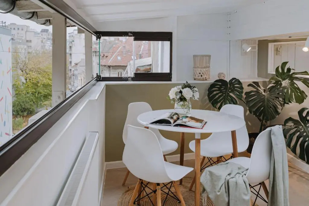 Attic Downtown by CityLife Suites