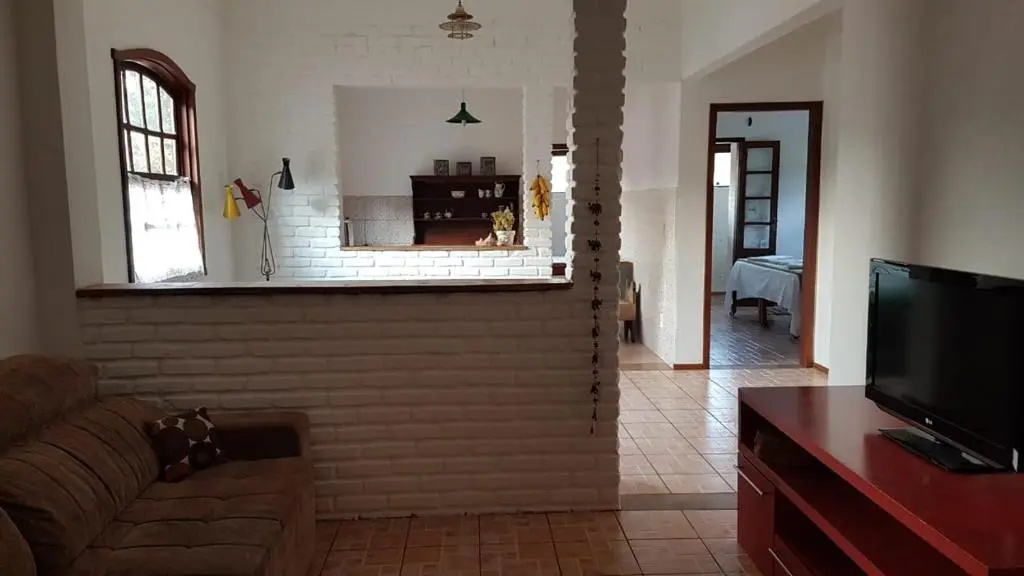 Casinha a 300m da Estação