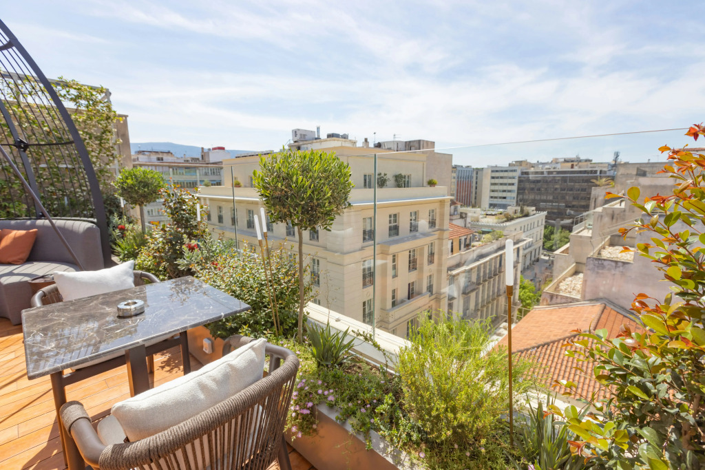 Adia Aluma Athens, Curio Collection By Hilton
