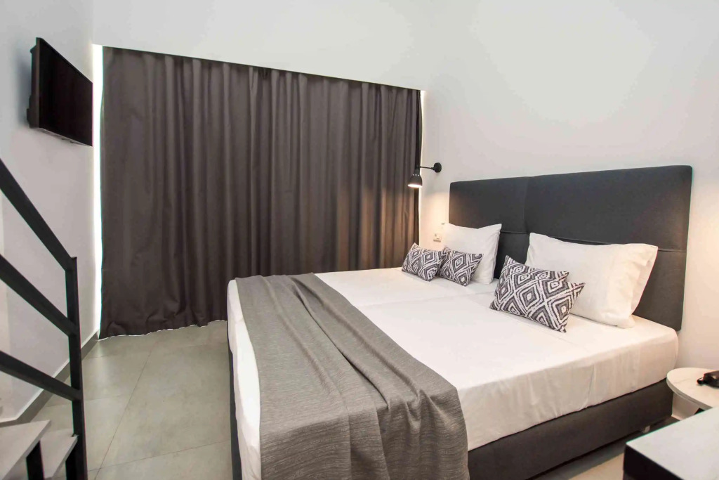Golden Coast Boutique Villa