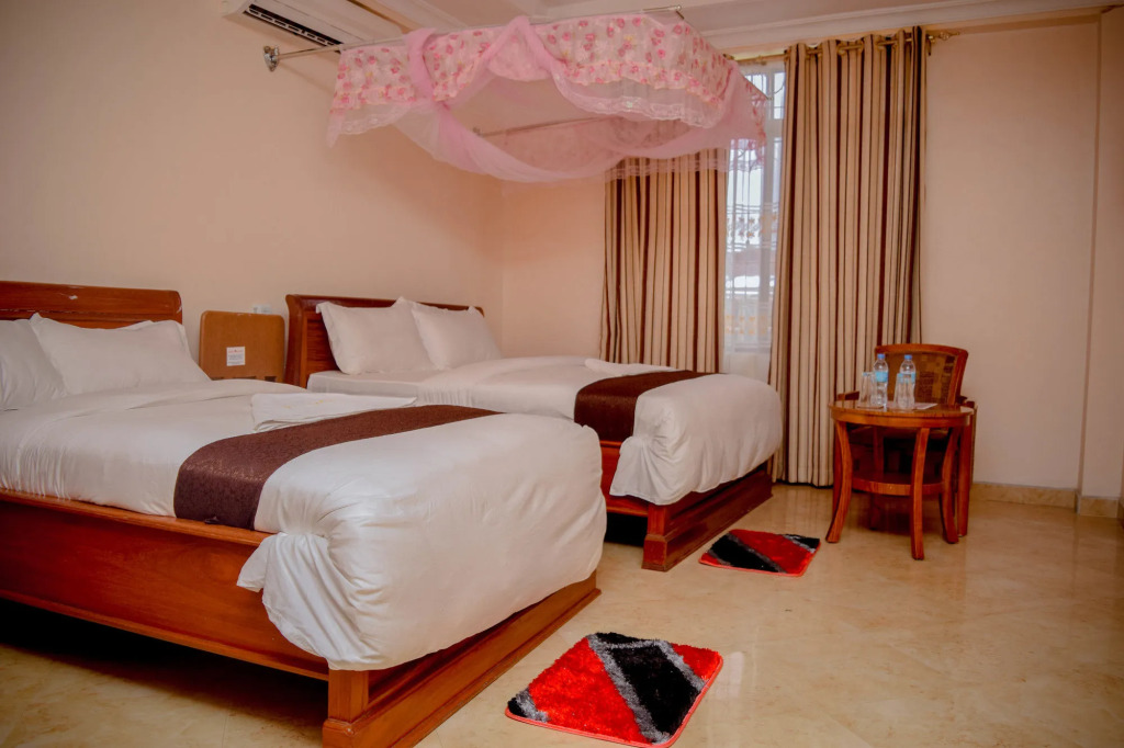Silver Paradise Hotel