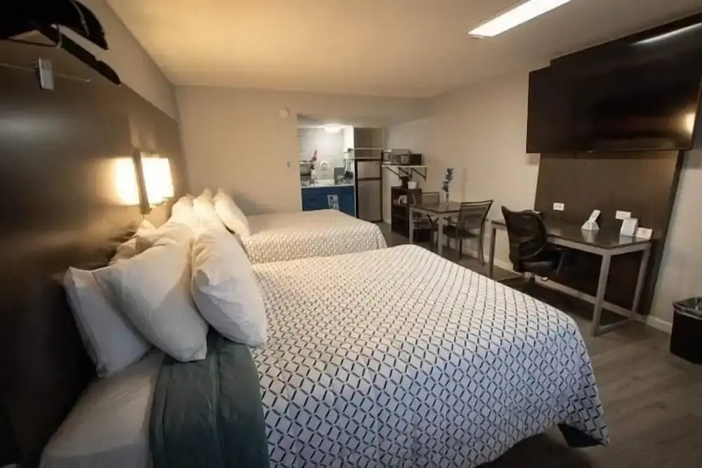 Economy Inn & Suites