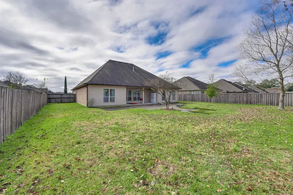 Spacious Zachary Home: 12 Mi to Baton Rouge!
