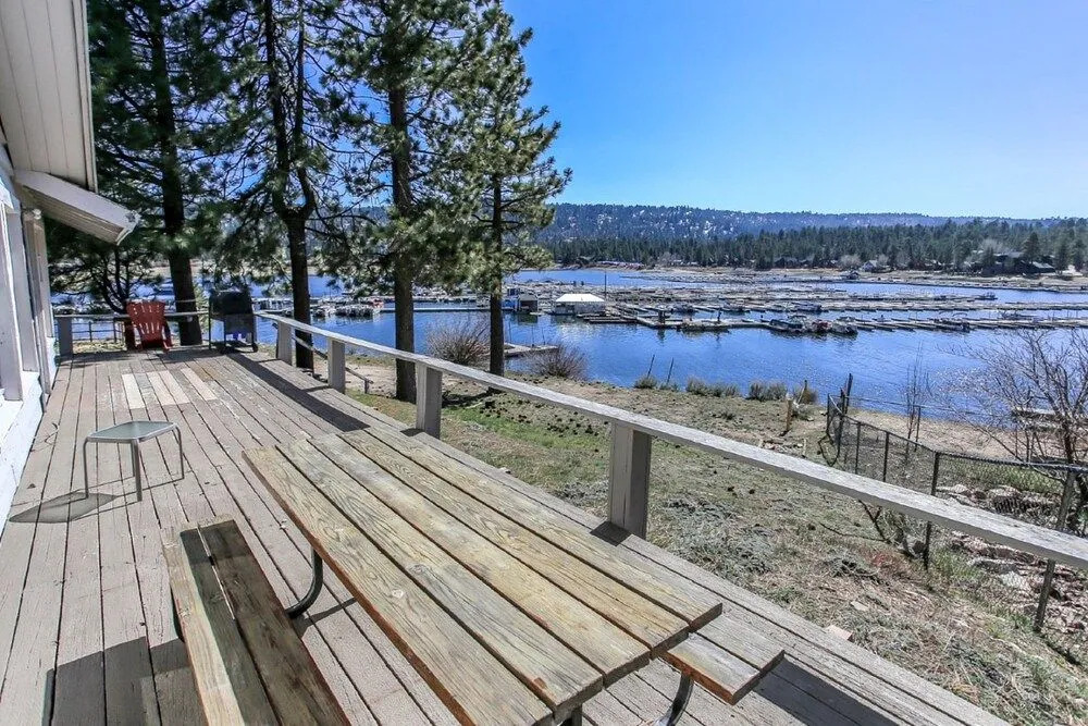 Lakefront Retreat