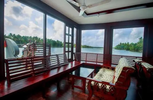 Shivaganga Houseboat
