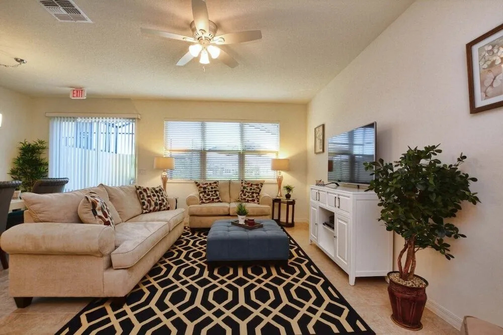 Compass Bay- 4 Bedroom Townhome- 1950cy Townhouse