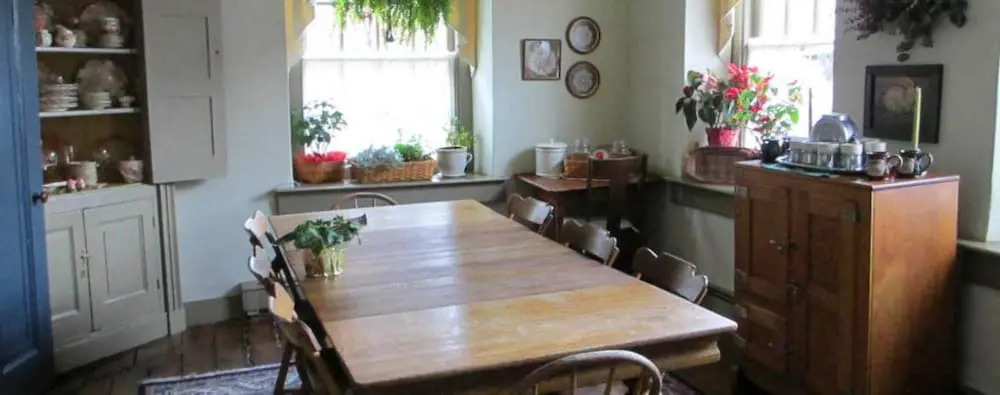 1786 The Limestone Inn Bed & Breakfast