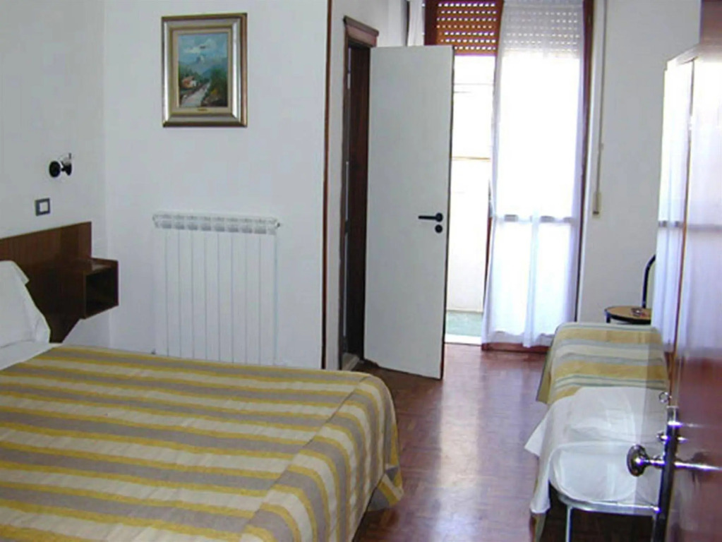 Hotel Holiday