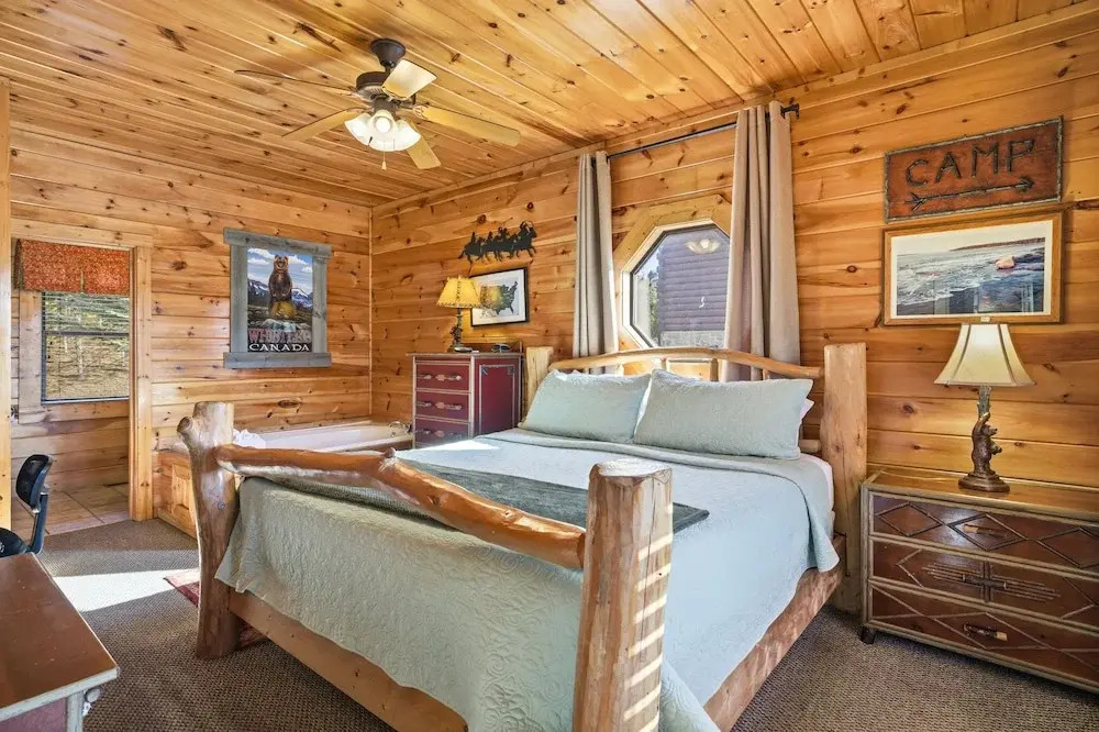 Knotty But Nice 4 Bedroom Home